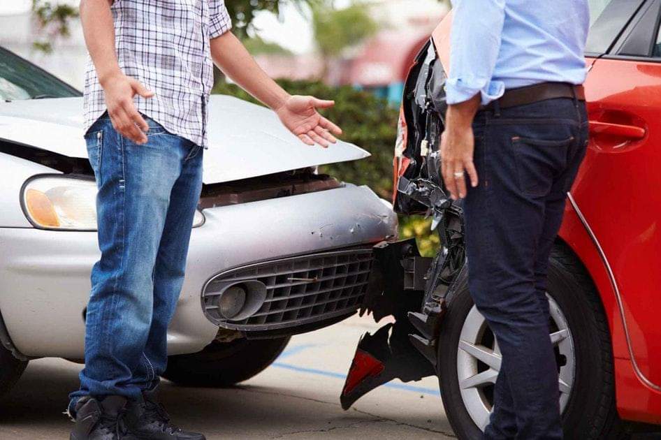 تجنب الخسائر بعد الحادث.. خبير يكشف أسرار التعامل مع الكروكة
