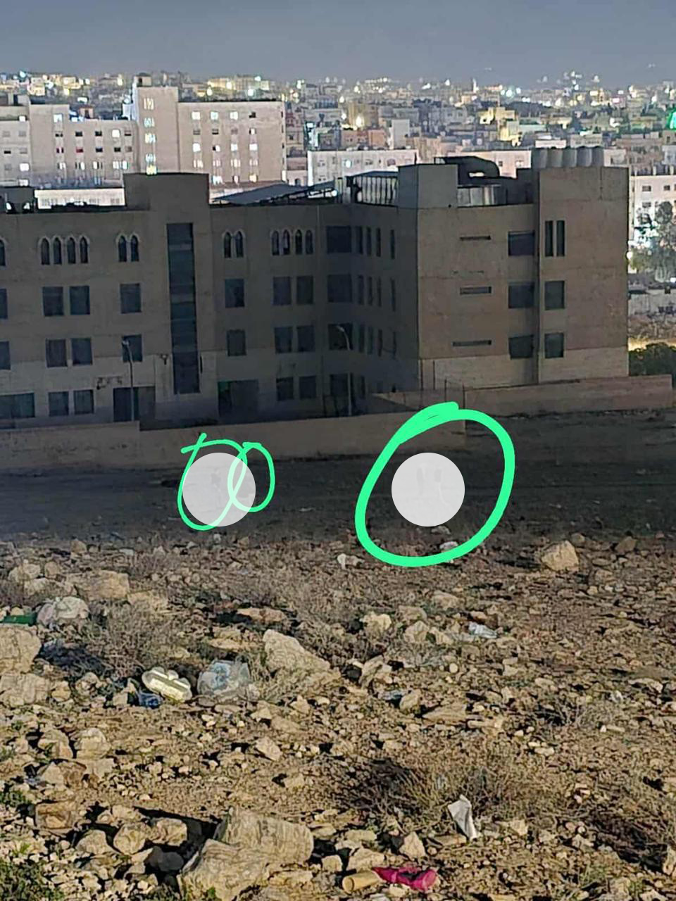 بالصور: لقاءات غرامية.. ماذا يحدث ليلاً في وادي جبل طارق بالزرقاء؟