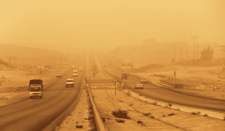 "معان ولواء الشوبك".. غبار على طريق الصحراوي
