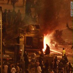 يوم دام بمصر.. مقتل واصابة العشرات والجيش يتمركز في المدن الرئيسية