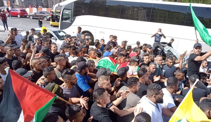 الآلاف يشيعون جثمان الشهيد وسيم خليفة في نابلس