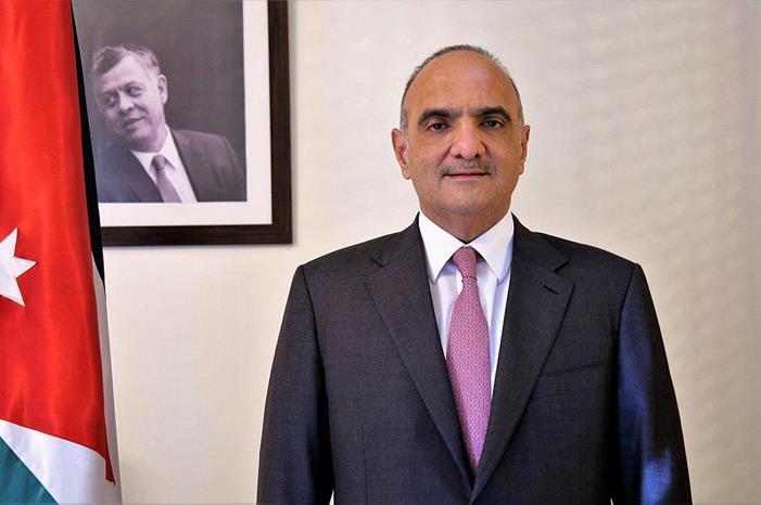 رئيس الوزراء يهنئ طلبة التوجيهي