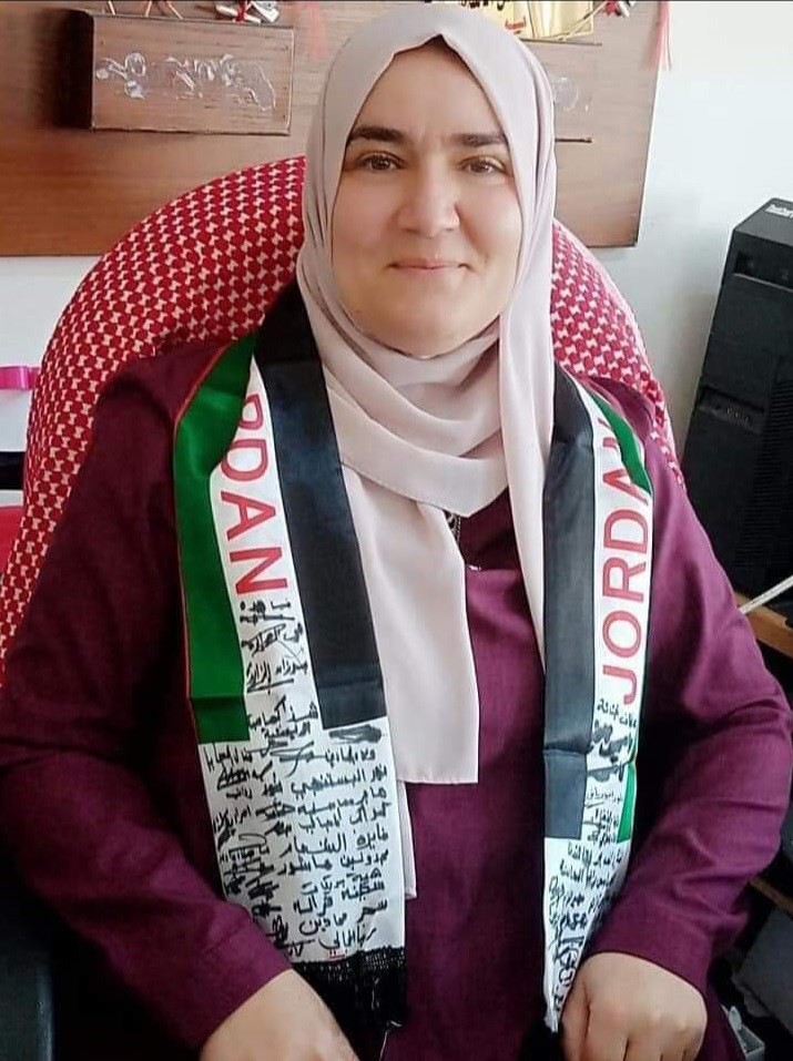 الكرك.. مديرة مدرسة تتعامل بقلب وعاطفة الام