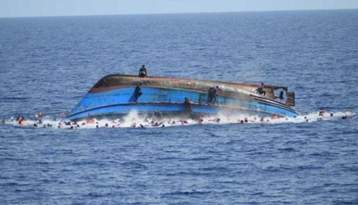 4 قتلى و29 مفقودا وناج بعد العثور على قارب لمهاجرين قبالة جزر الكناري