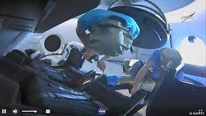 كبسولة سبيس إكس تلتحم بمحطة الفضاء الدولية