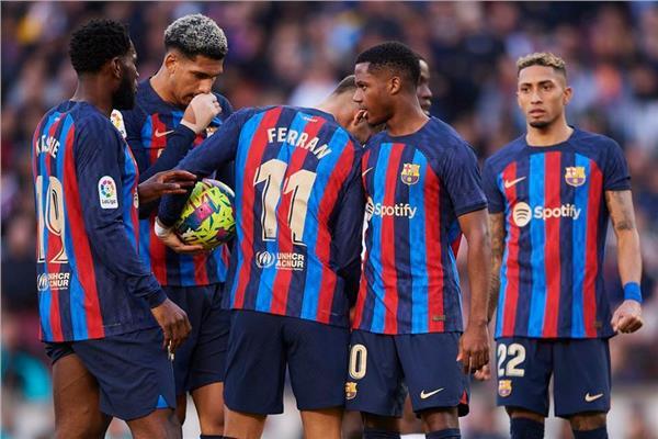 برشلونة يواجه خطر الإقصاء من دوري الأبطال