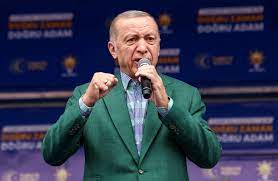 احتفالا بفوز أردوغان.. رجل أعمال ينحر 81 خروفا في اسطنبول