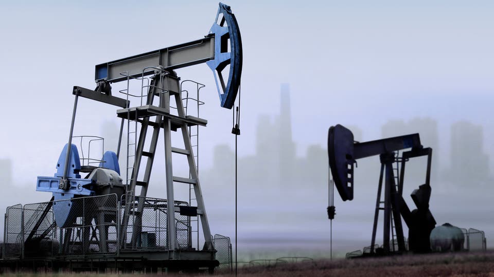 أسعار النفط تهبط 5 % بسبب خلافات سقف الدّين الأمريكي