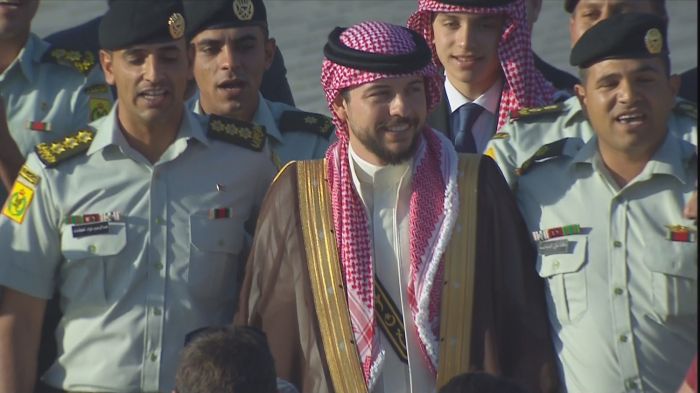 العرس الأردني الأصيل يخيم على مراسم زفاف ولي العهد