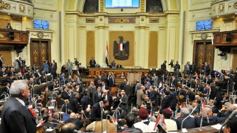 هجوم عنيف تحت قبة البرلمان المصري على "المعتوه" الأمريكي