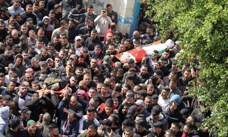 جماهير نابلس تشيع جثمان الشهيد موسى