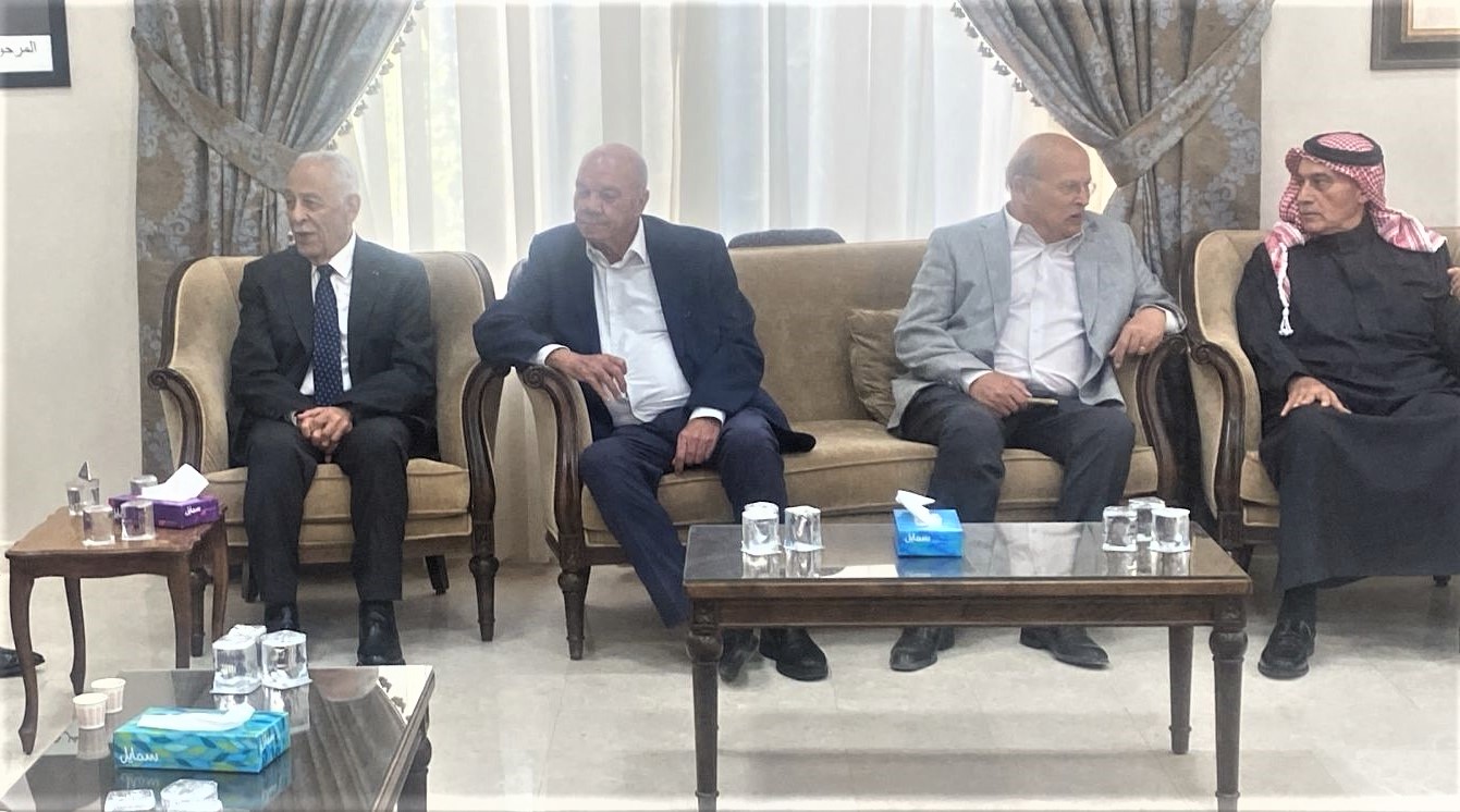 مندوبا عن الملك وولي العهد.. العيسوي يعزي  النابلسي واللواما والداوود والفاعوري والخريسات