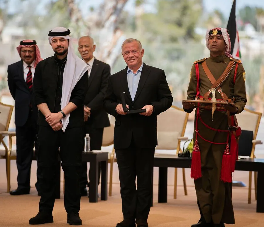 الملك ينعم بميدالية اليوبيل الفضي على شخصيات ومؤسسات في عجلون.. اسماء