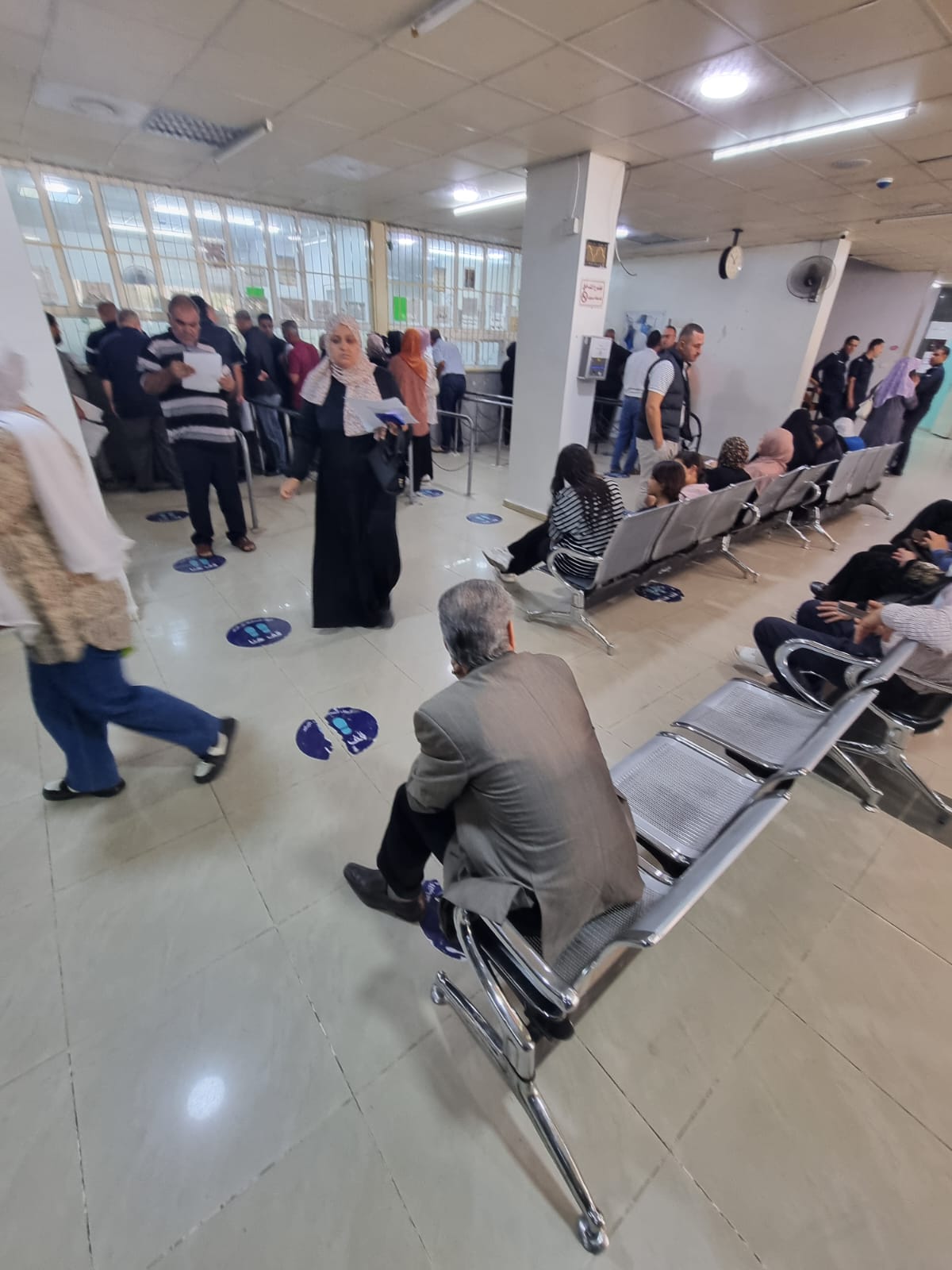 مواطنون يشتكون الازدحام في عيادات مستشفى جرش الحكومي