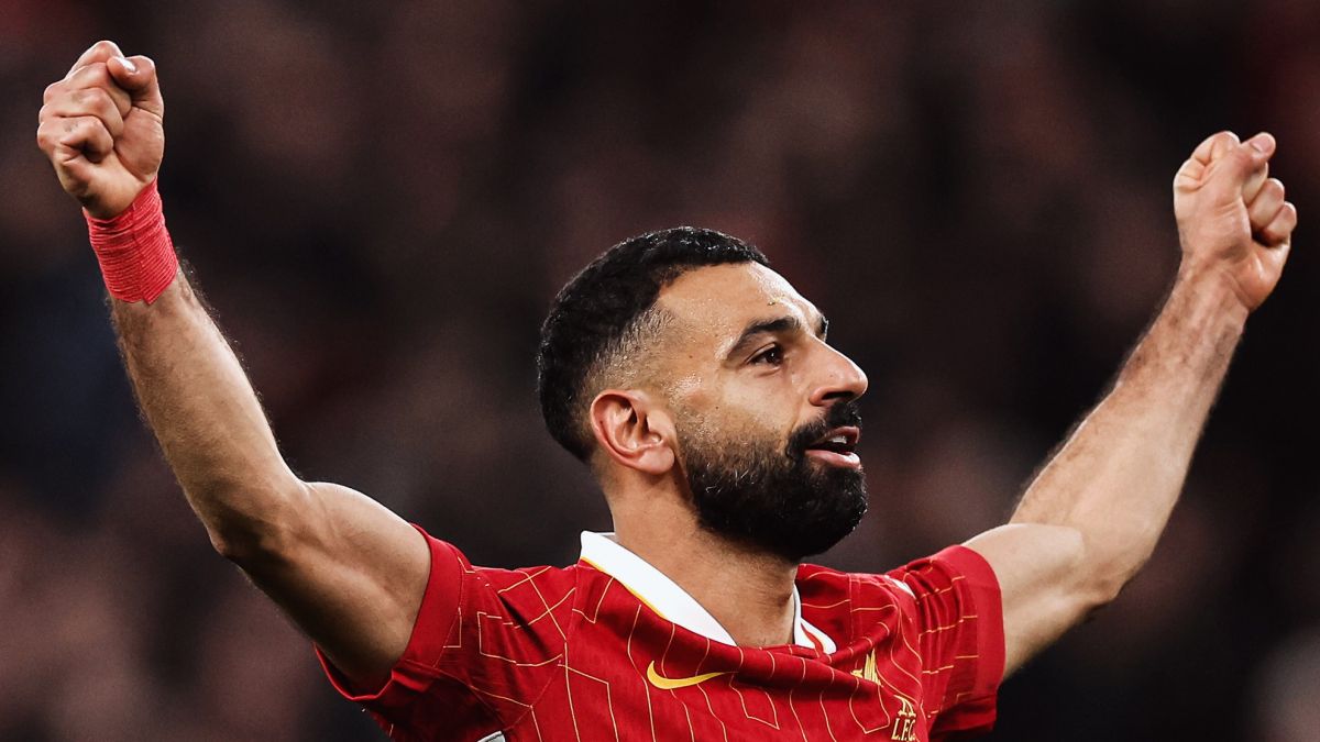 صلاح يضع ليفربول في صدارة الدوري الإنجليزي بعد خسارة السيتي