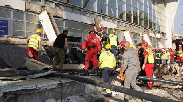 الخارجية تعزي بضحايا حادثة انهيار جزء من سقف محطة القطار في صربيا