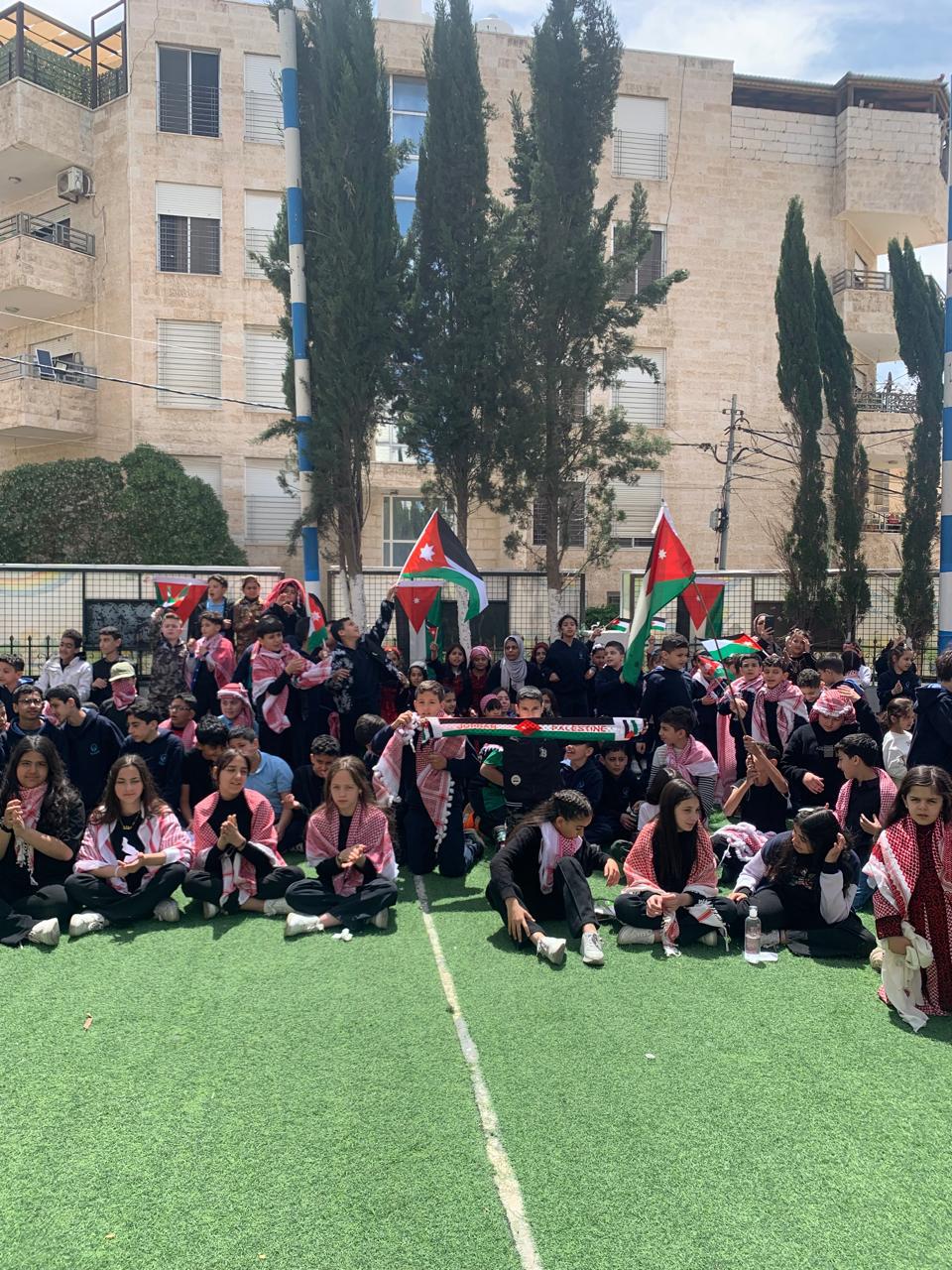 مدارس الوقار النموذجية تحتفل بيوم العلم - صور
