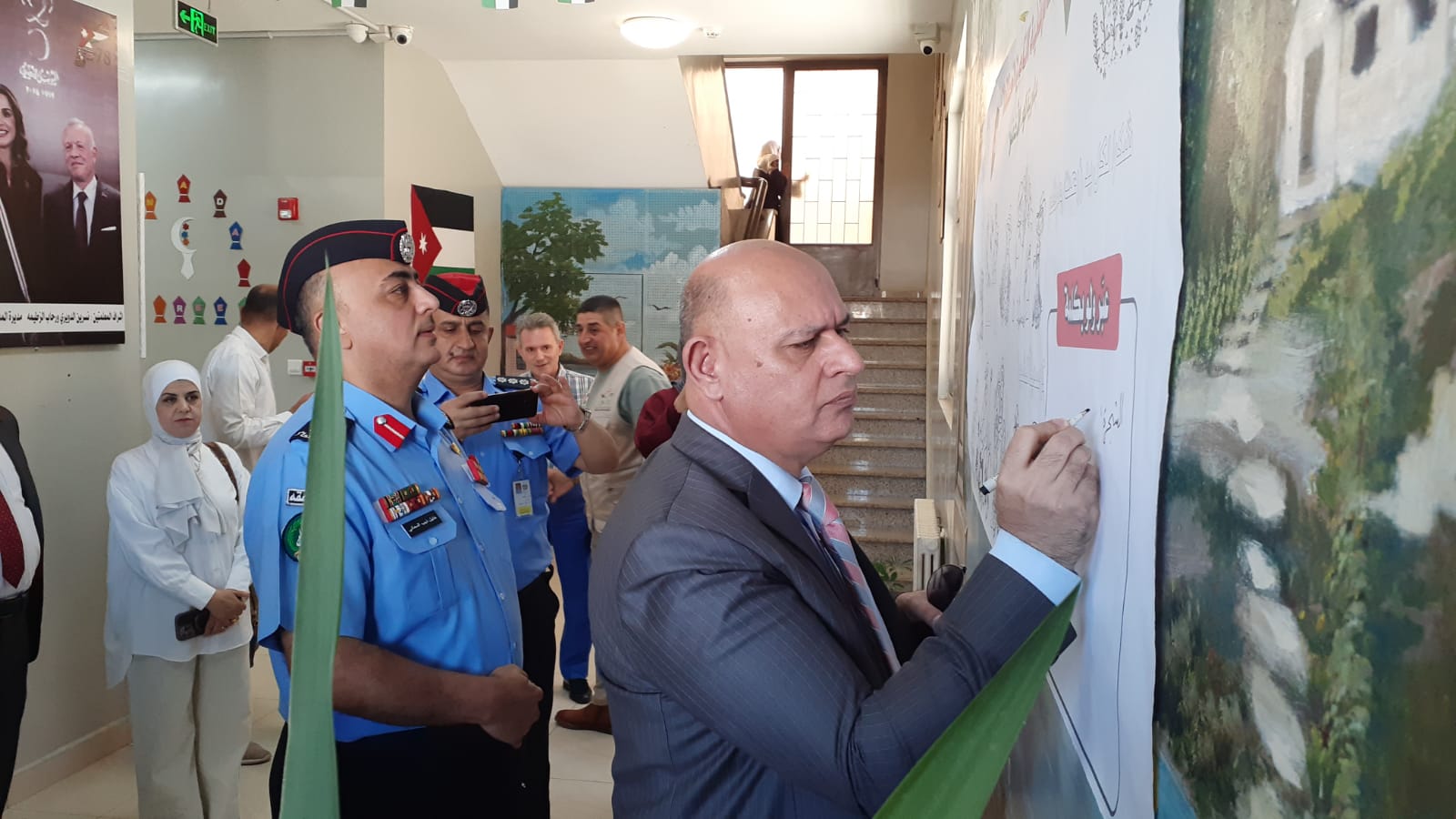 محافظ جرش يرعى يوماً زراعياً بيئياً  في "مدرسة الرشايدة "