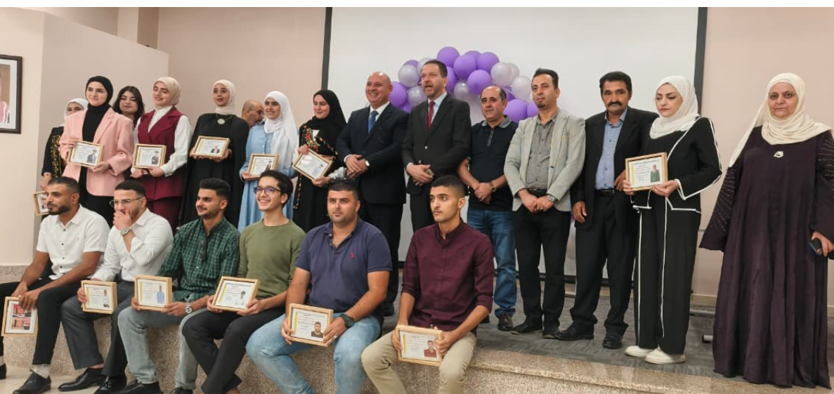 تربية جرش تكرم اوائل الثانويه العامه