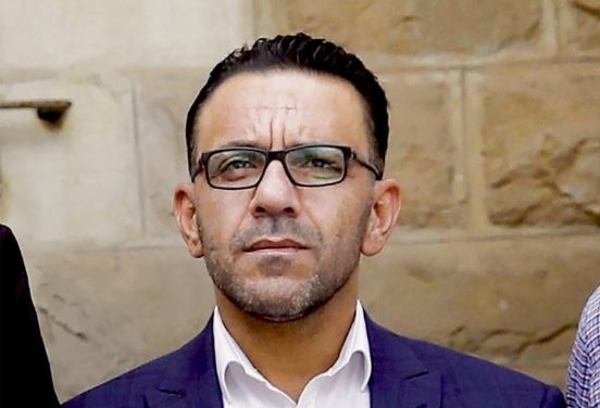 الاحتلال يجدد منع محافظ القدس من دخول الضفة