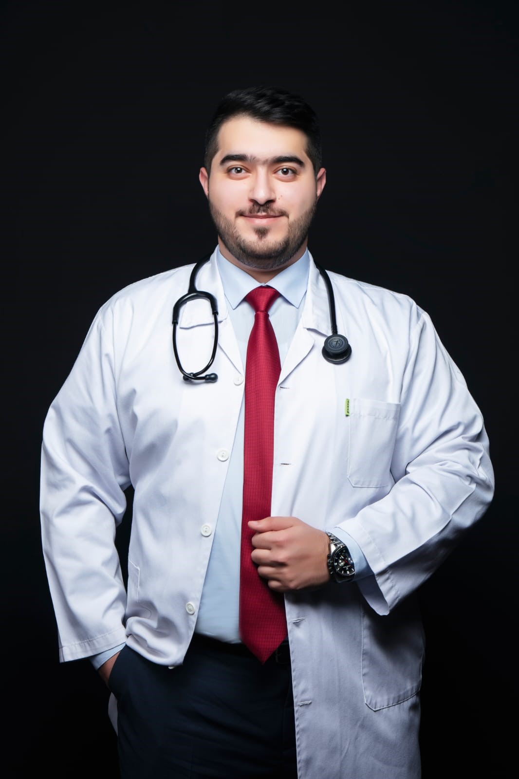 الدكتور احمد مجدي الصمادي.. مبارك شهادة الطب