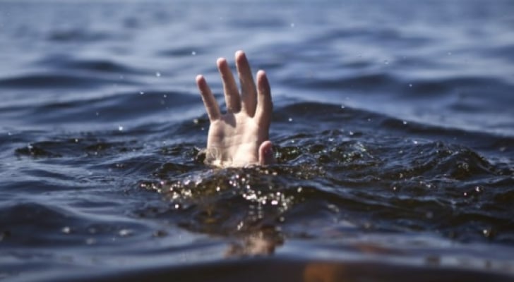 وفاة شخص غرقا وإصابة 3 من عائلة واحدة في عمان