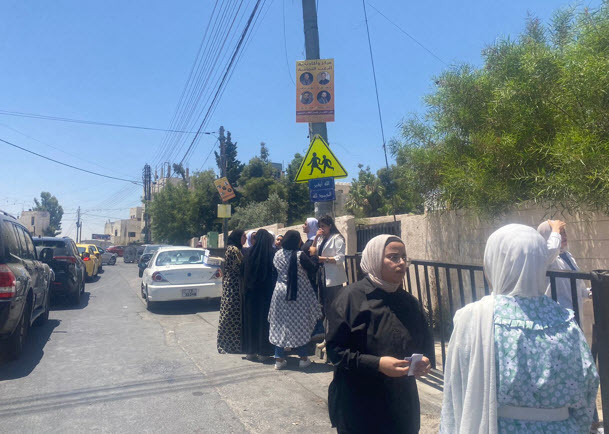 طلبة توجيهي: امتحان علوم الحاسوب.. سهل,, تقرير تلفزيوني