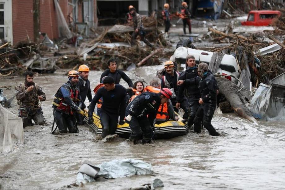 ارتفاع عدد ضحايا الفيضانات في تركيا إلى خمسة