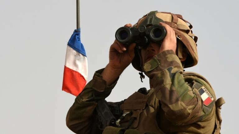 باريس تبدأ مباحثات مع جيش النيجر لسحب جزء من قواتها