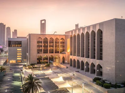 أصول مصرف الإمارات المركزي الأجنبية تحقق رقم قياسي جديد