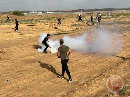 إصابات بالرصاص والاختناق على حدود غزة