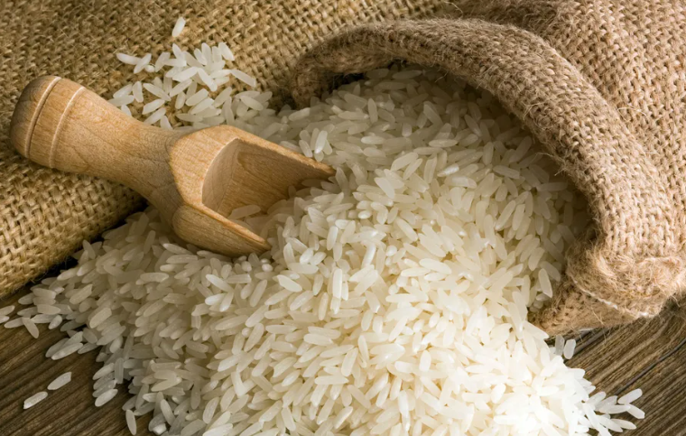 خبراء يدقون ناقوس الخطر بشأن ارتفاع أسعار الأرز والمخاطر الغذائية الناجمة عن التغير المناخي