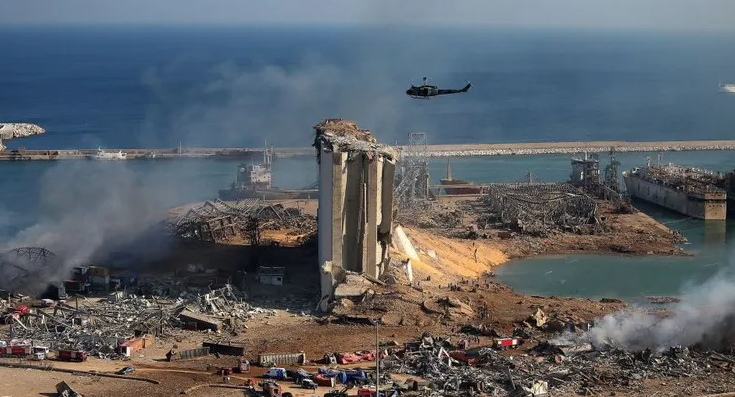 وزير لبناني سابق ينشر وثيقة "خطيرة" عن انفجار مرفأ بيروت