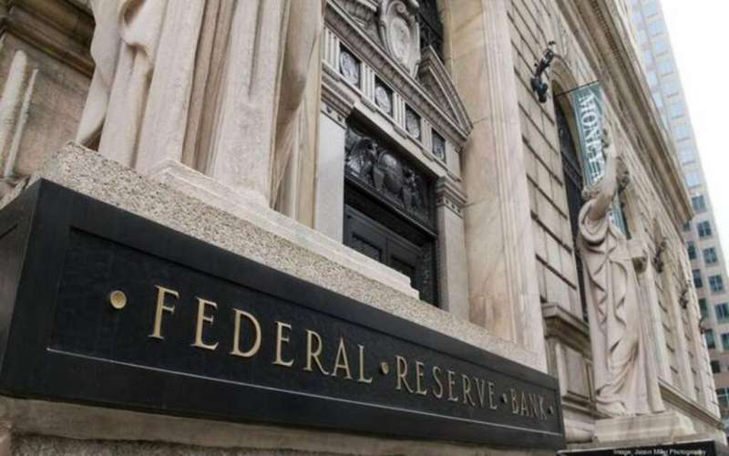 الفيدرالي الامريكي يقرر تثبيت الفائدة بين 5.25% و5.50%