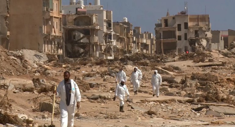 سياج عازل حول المنطقة المنكوبة وإخلاؤها من السكان