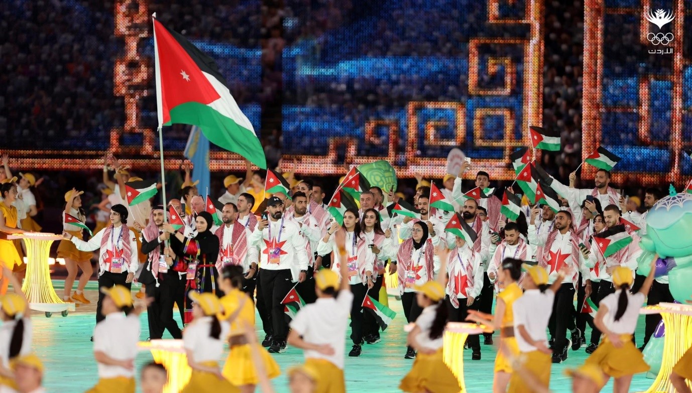 العلم الأردني يرفرف عاليا في حفل افتتاح دورة الألعاب الآسيوية بالصين
