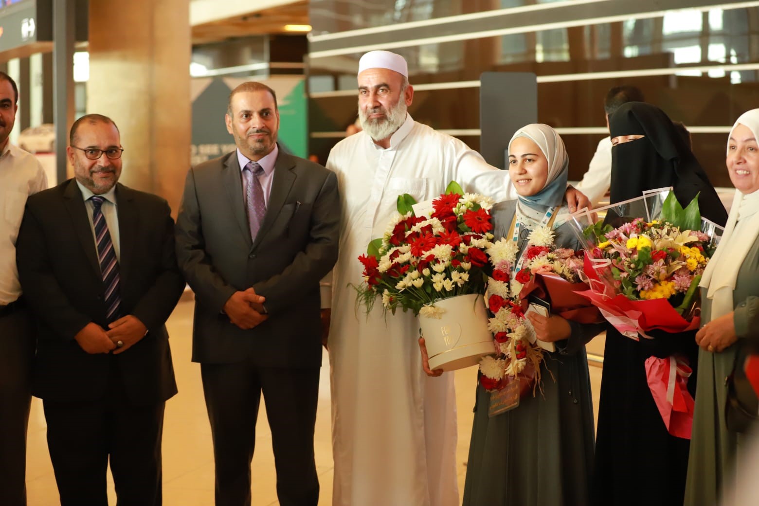 أمين عام وزارة الأوقاف يستقبل الفائزة بالمركز الأول بمسابقة دولية لحفظ القرآن