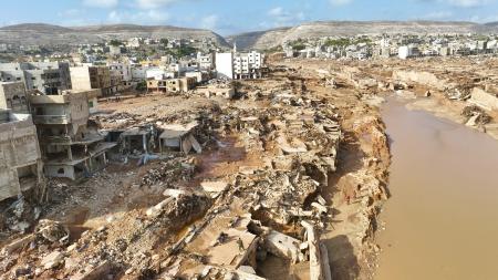حبس 16 مسؤولا ليبيا على خلفية فيضانات درنة