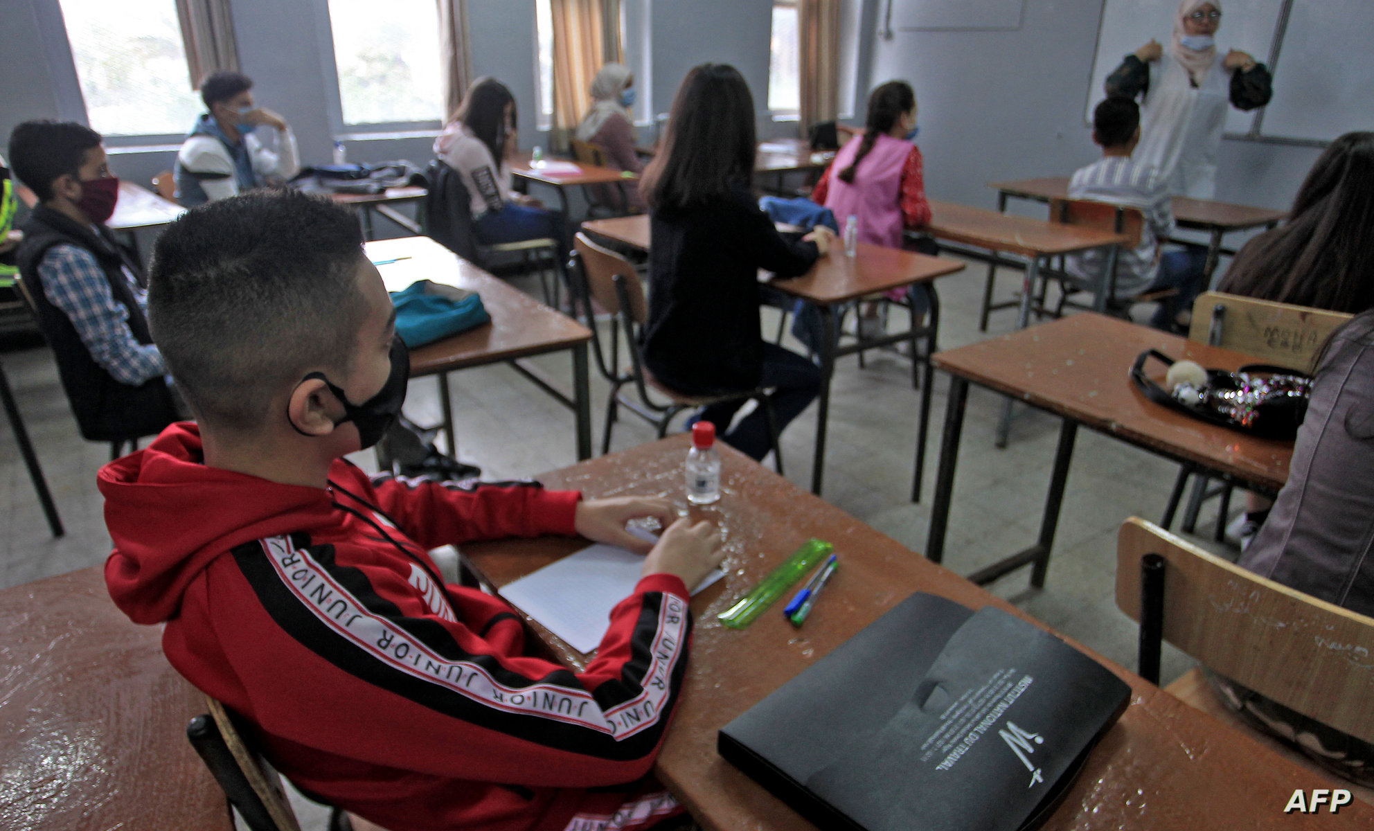 لوفيغارو: الجزائر تطارد اللغة الفرنسية في المدارس