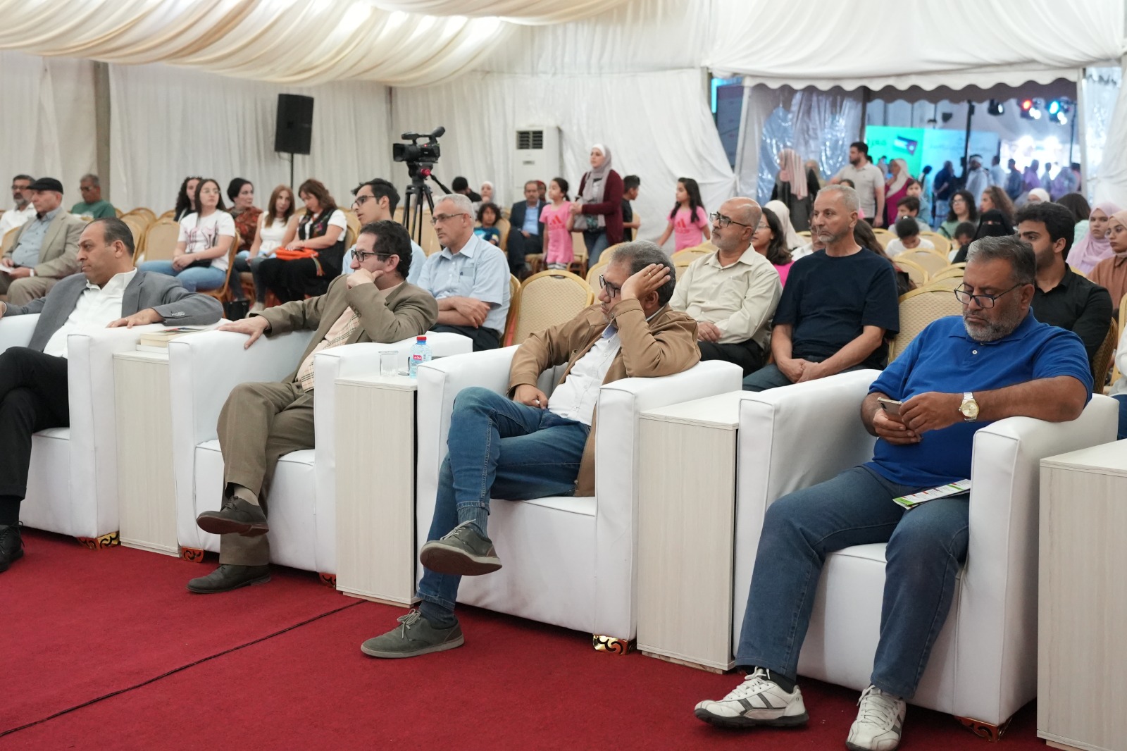 "أصداء المكان في التجربة الإبداعية".. شهادتان للروائيان زهران القاسمي وشهلا العجيلي