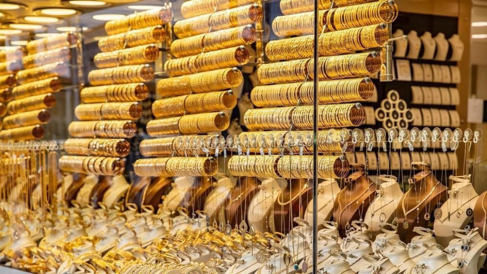 37,8 دينار سعر غرام الذهب عيار 21 في السوق المحلية