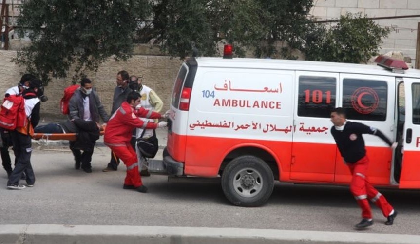 الاحتلال يصيب مواطنين ويعتقل 6 آخرين في الخليل