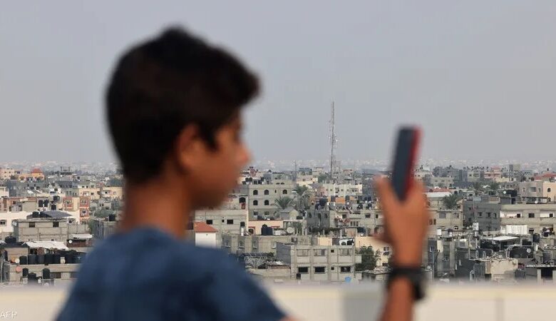بدء عودة خدمات الاتصالات والإنترنت في قطاع غزة تدريجيا