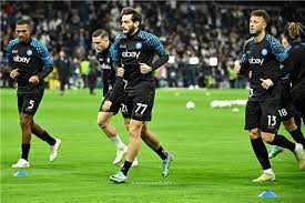 كفاراتسخيليا يتجنب الصراحة بشأن ريال مدريد