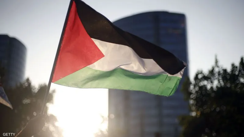 مستشار اشتيه: الحكومة الفلسطينية تقدم استقالتها لعباس الإثنين