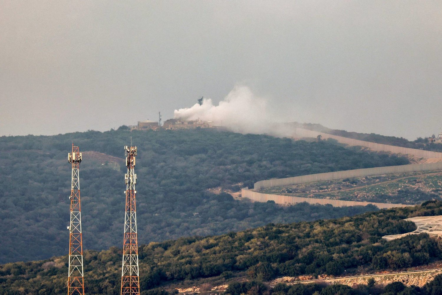 قتيل و10 جرحى في قصف مستوطنة (مرغليوت) بصاروخ مضاد للدروع من لبنان