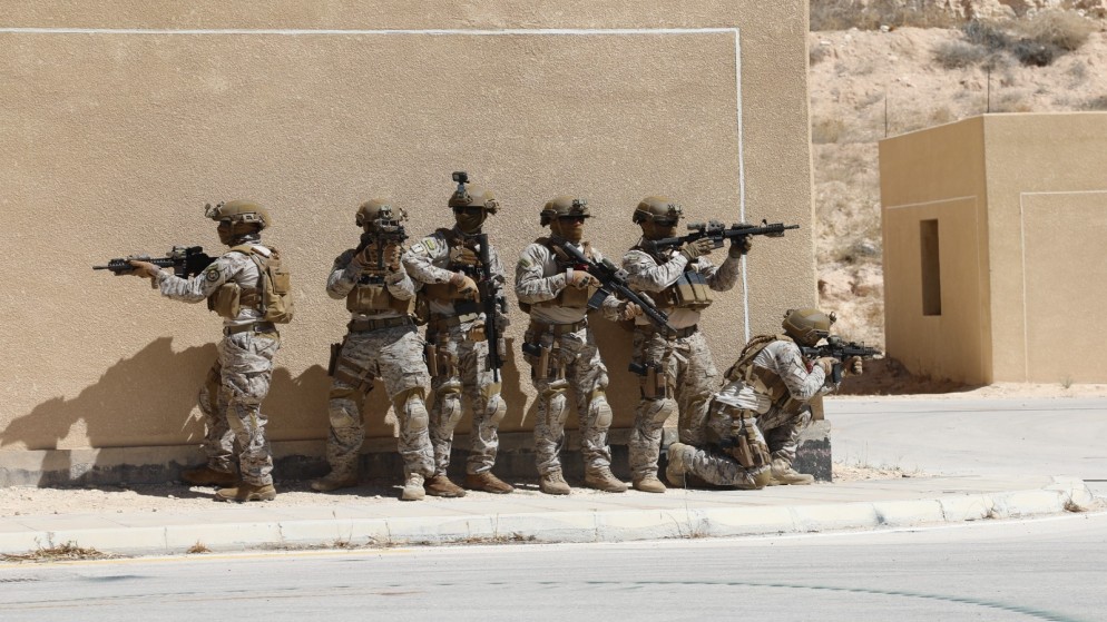 قيادة القوات الخاصة تنفذ تدريبات على مكافحة الإرهاب والتهريب وتحرير الرهائن