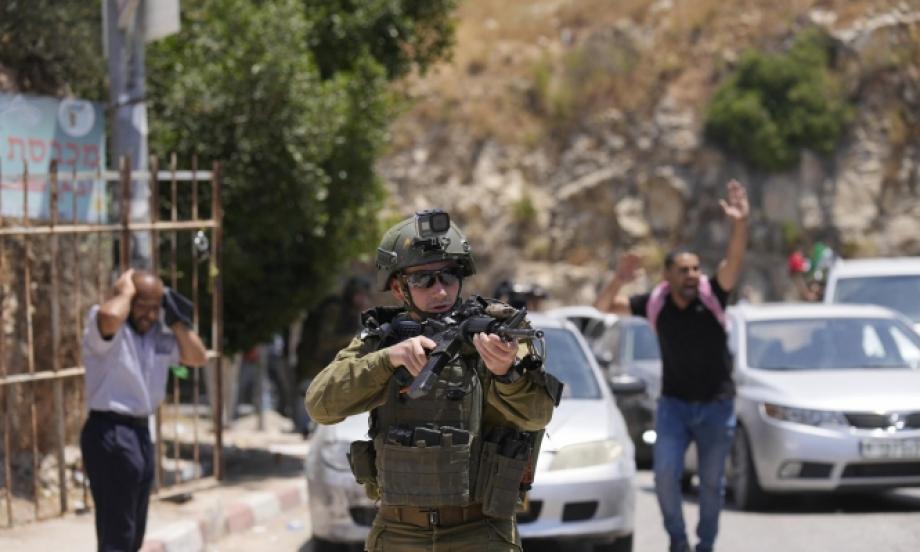 استشهاد شاب برصاص قوات الاحتلال قرب حاجز عسكري بالقدس
