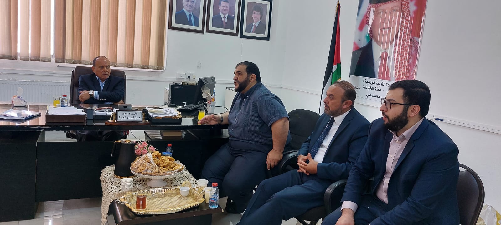 رئيس جامعة جرش يلتقي عميد وأعضاء هيئة التدريس في كلية الشريعة