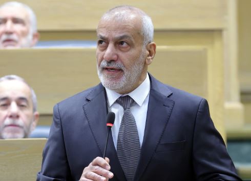 النائب جهاد مدانات يطالب بتمديد إجازة الأمومة إلى 180 يومًا خلال جلسة النواب
